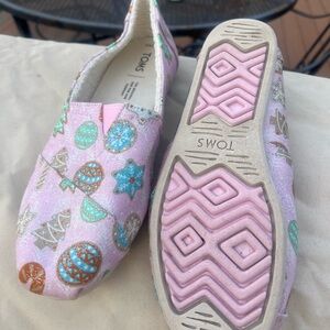 TOMS Christmas/holiday Patterned Shoes